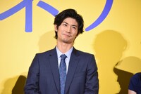 原田泰造の話にしんみりする三浦春馬。