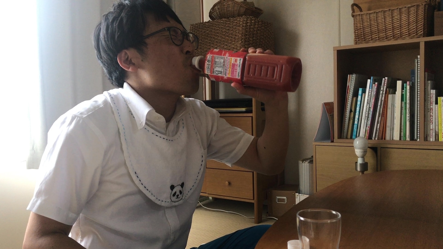 「よだれかけっ子」
