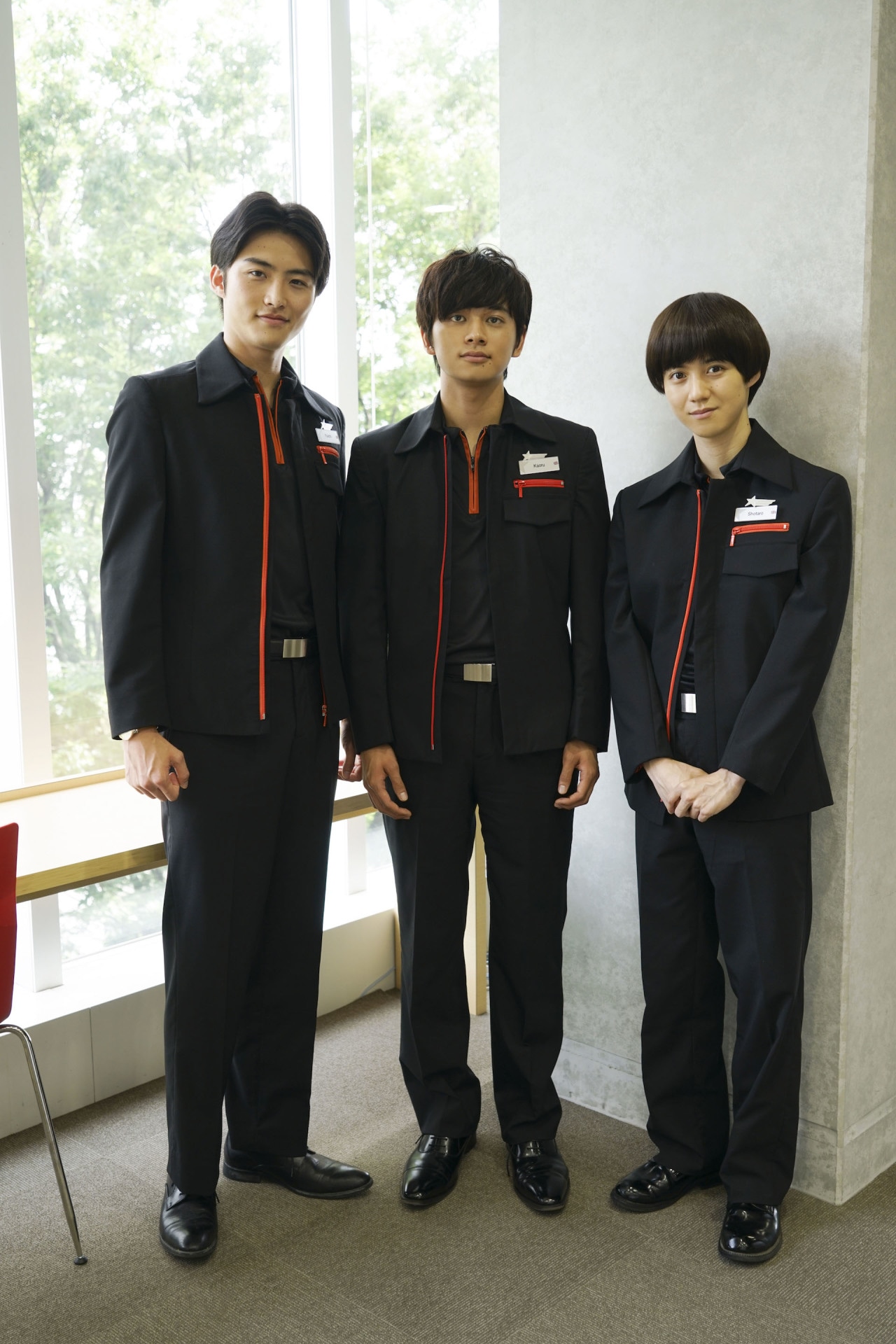 左から岐洲匠、北村匠海、小越勇輝。