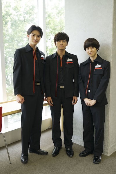 左から岐洲匠、北村匠海、小越勇輝。