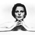 ヒトラーに才能を愛され、“20世紀を4回生きた”女性の記録映画「レニ」BD化