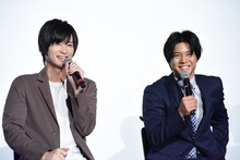 左から荒牧慶彦、石原壮馬。