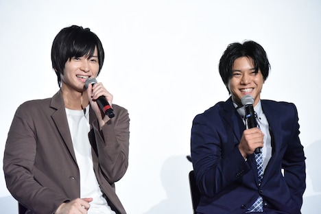 左から荒牧慶彦、石原壮馬。