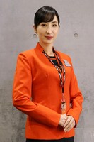 真飛聖演じる霧沢麗子。