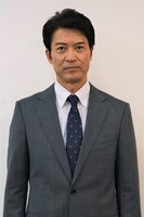 寺脇康文演じる高山康介。