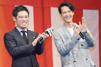 左から伊藤淳史、葉山奨之。