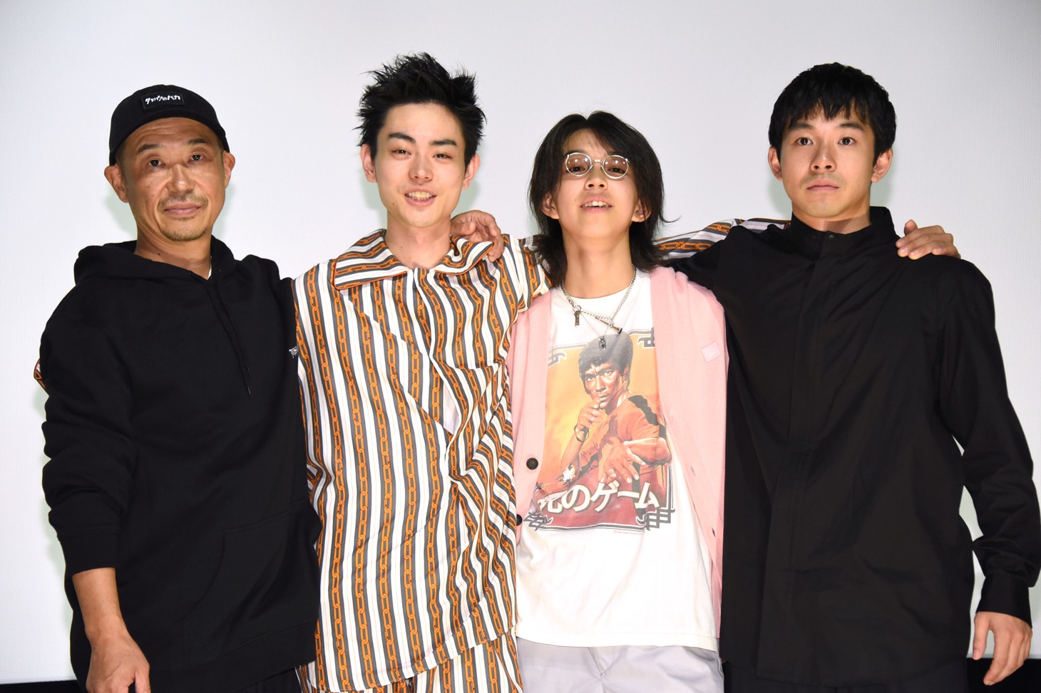 「タロウのバカ」完成披露上映会の様子。左から大森立嗣、菅田将暉、YOSHI、仲野太賀。