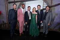 「IT／イット THE END “それ”が見えたら、終わり。」ロサンゼルスプレミアより、大人になったルーザーズクラブを演じたキャストたち。中央右がジェシカ・チャステイン。