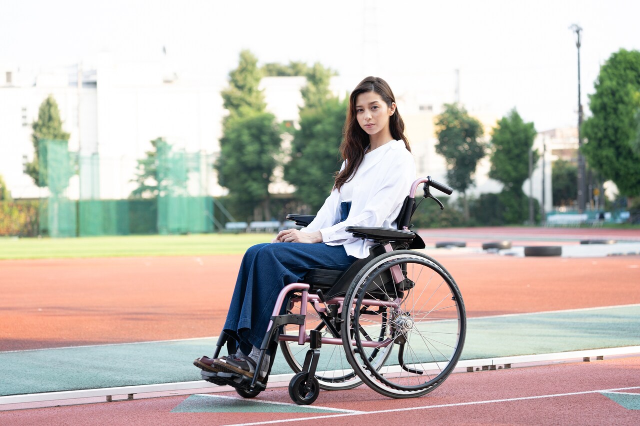中条あやみがパラカヌーと車椅子での演技に挑戦、「水上のフライト」製作決定