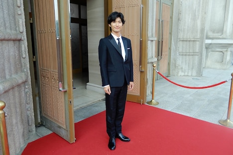 ソウルドラマアワード2019のレッドカーペットを歩いた三浦春馬。