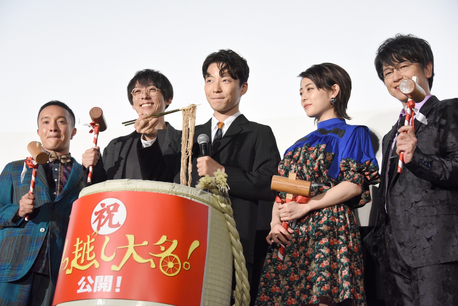 「引っ越し大名！」初日舞台挨拶の様子。