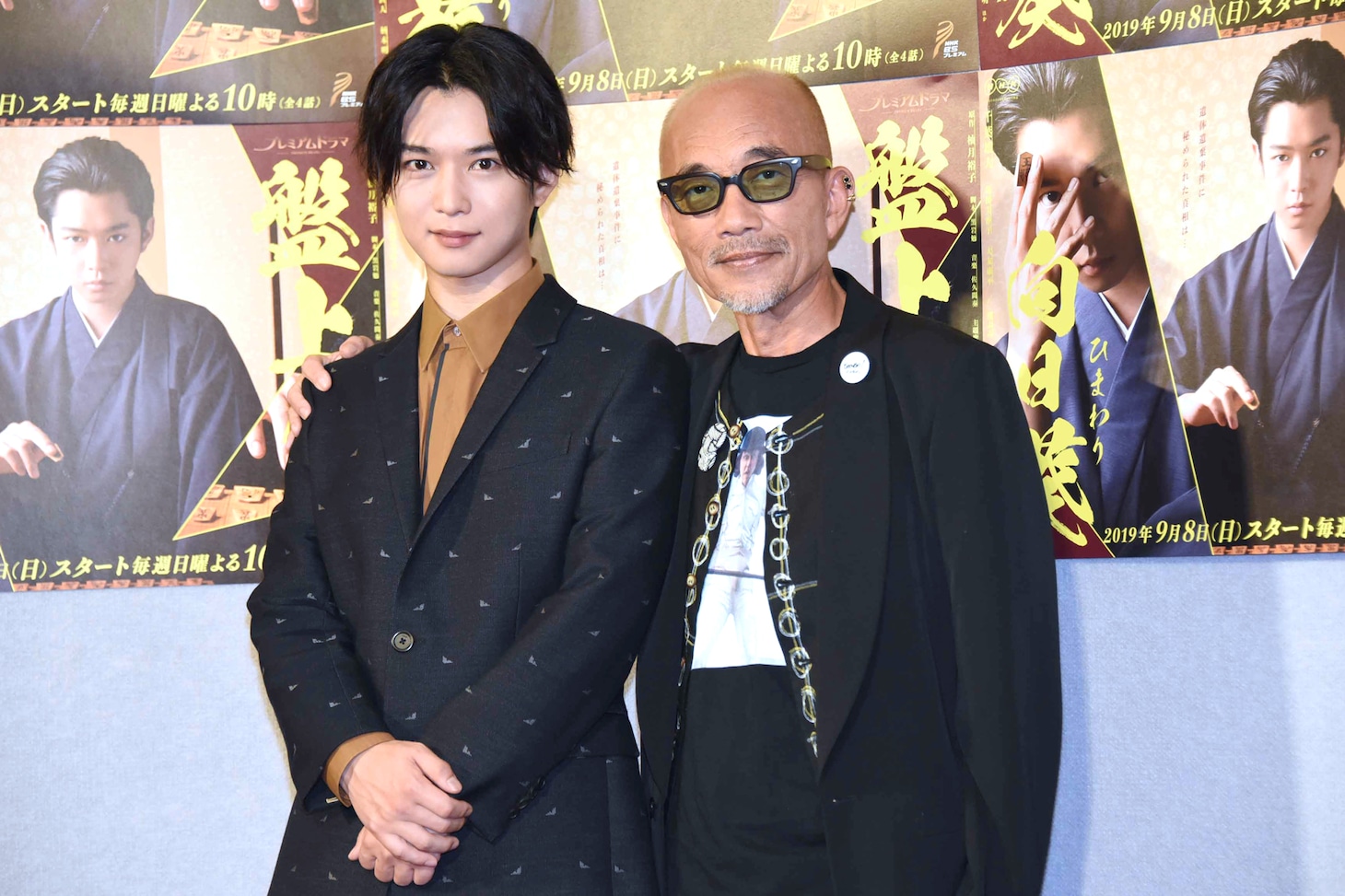 プレミアムドラマ「盤上の向日葵」試写会にて、左から千葉雄大、竹中直人。