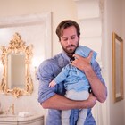 アーミー・ハマーが赤ん坊抱きしめる「ホテル・ムンバイ」新カット公開