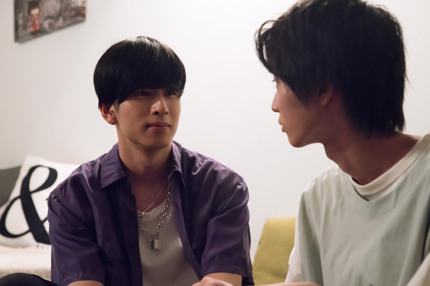 YouTubeドラマ「主人公」第1話より。左から長谷川慎演じる勇次郎、小野寺晃良演じる大介。