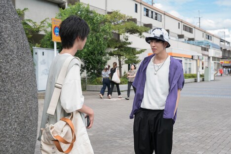 YouTubeドラマ「主人公」第1話より。左から小野寺晃良演じる大介、長谷川慎演じる勇次郎。