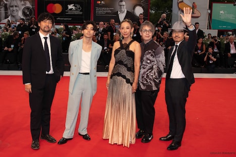 左から二宮直彦、村上虹郎、蜷川実花、池田史嗣、天野和人。