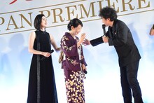 左から天海祐希、吉永小百合、ムロツヨシ。