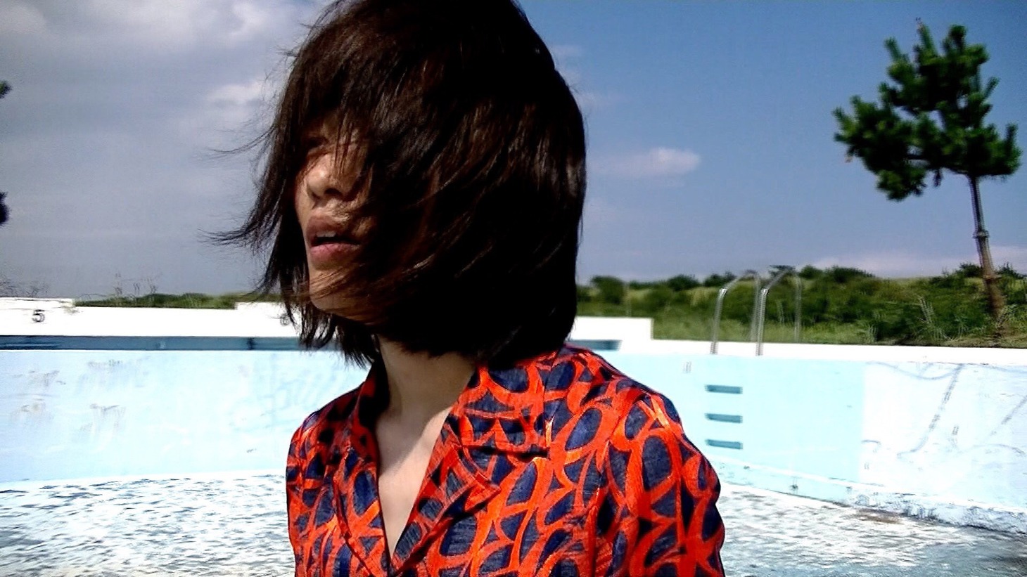 「凹/eau」