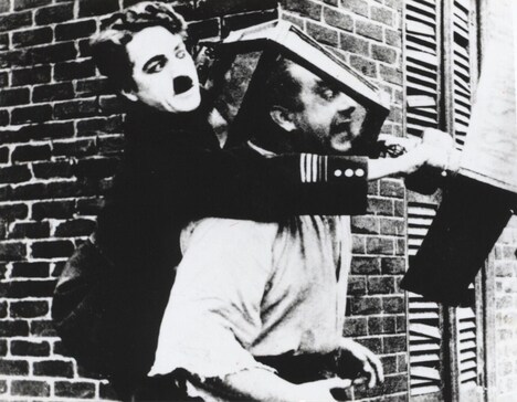 「チャップリンの勇敢」（写真提供：アイ・ヴィー・シー）