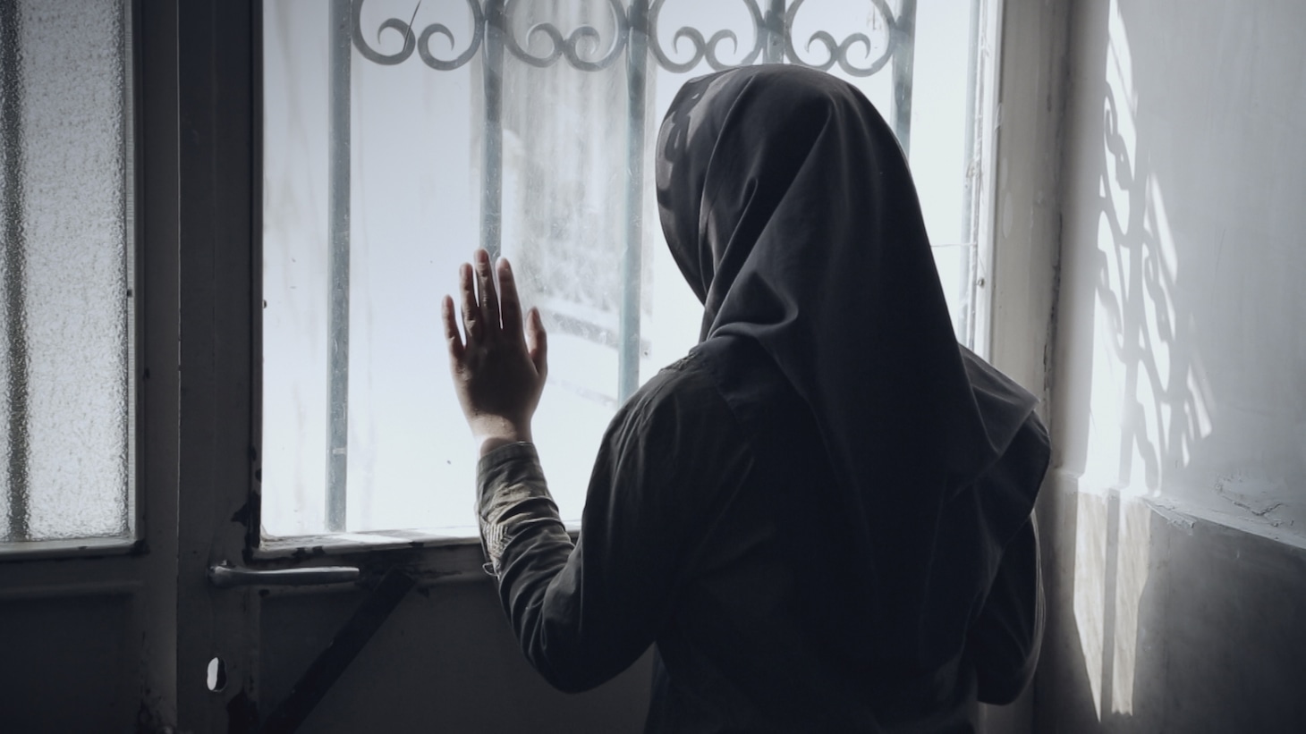 「少女は夜明けに夢をみる」