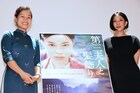 「第三夫人と髪飾り」監督のアッシュ・メイフェア来日、曾祖母による体験明かす