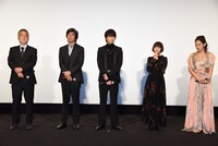 「楽園」舞台挨拶の様子。