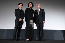 「ある船頭の話」公式上映の様子。左から村上虹郎、オダギリジョー、柄本明。(c)Kazuko Wakayama