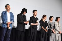 「台風家族」初日舞台挨拶の様子。