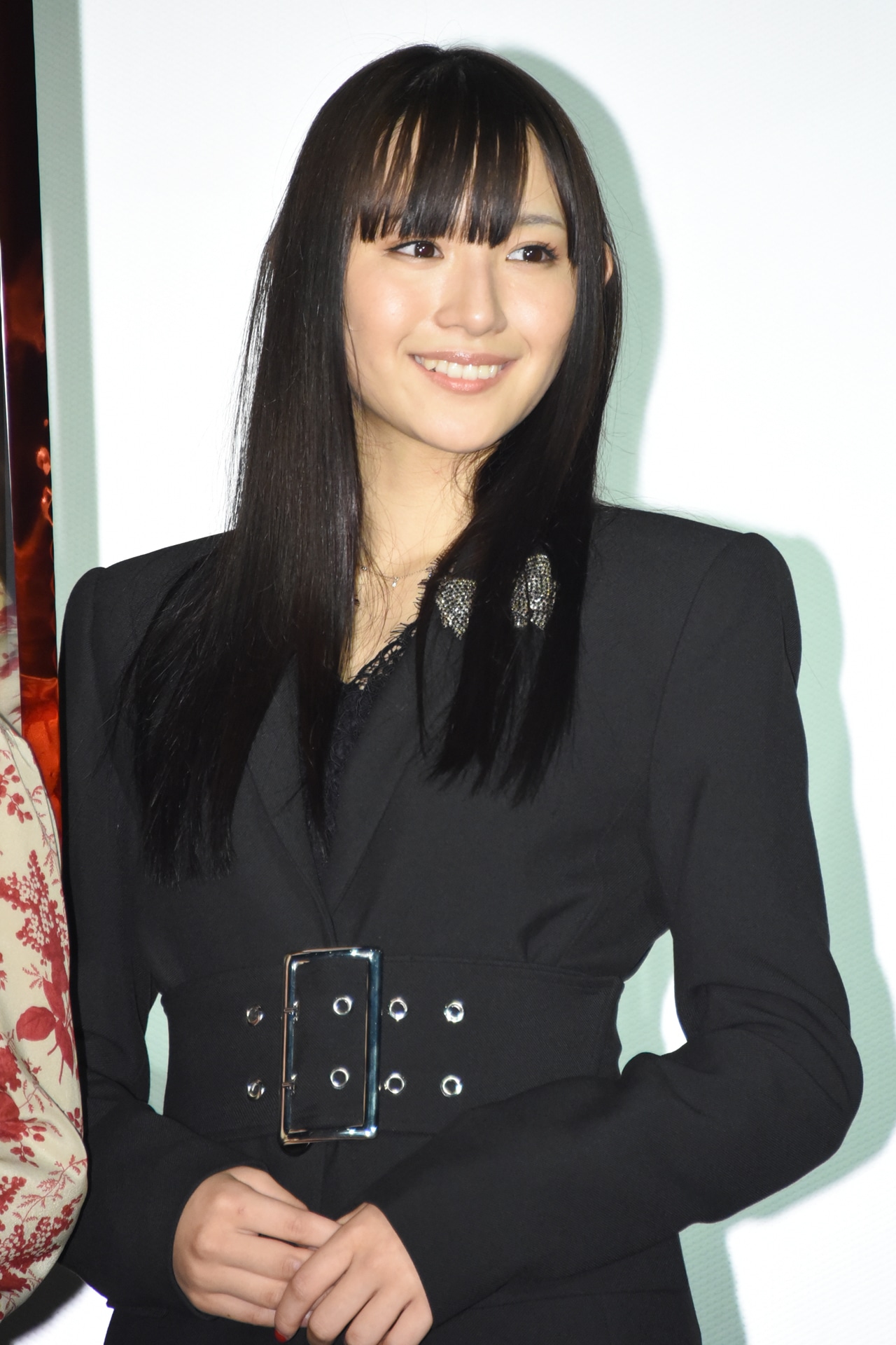 浅川梨奈