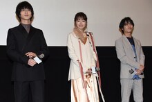 左から横浜流星、飯豊まりえ、松岡広大。