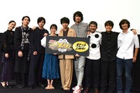 「ビルド NEW WORLD 仮面ライダーグリス」公開記念舞台挨拶の様子。