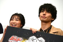 左から高田夏帆、武田航平。