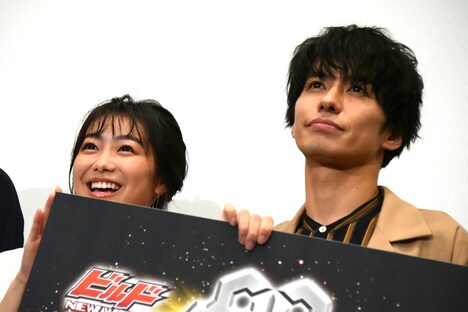 左から高田夏帆、武田航平。