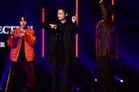 山田裕貴たちの登場を盛り上げる神尾楓珠（左）、川村壱馬（中央）、吉野北人（右）。