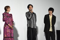 左から堀田茜、久保田悠来、西銘駿。