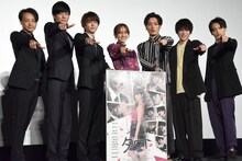 「ダウト ～嘘つきオトコは誰？～」完成披露上映会の様子。左から永山たかし、岩永徹也、稲葉友、堀田茜、久保田悠来、西銘駿、水石亜飛夢。