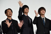 左から永山たかし、岩永徹也、稲葉友。