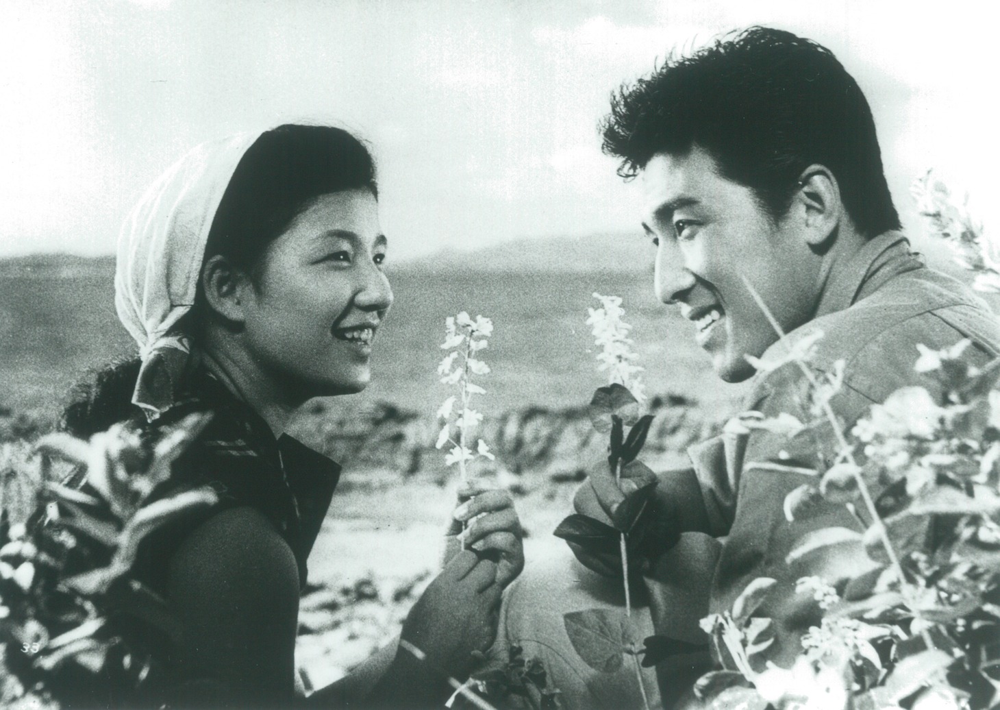 「裸足の青春」 (c)TM ＆ 1956 TOHO CO., LTD.／国立映画アーカイブ所蔵