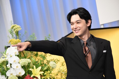 「青天を衝け」のタイトルにちなみマスコミから「衝く感じで」と求められた吉沢亮。