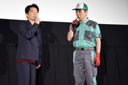 左から星野源、細野豪。