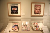 「映画雑誌の秘かな愉しみ」より「戦後の映画雑誌」コーナーの様子。