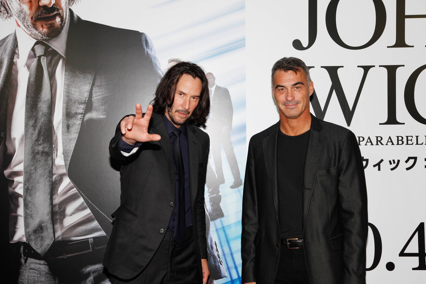 左からキアヌ・リーヴス、チャド・スタエルスキ。