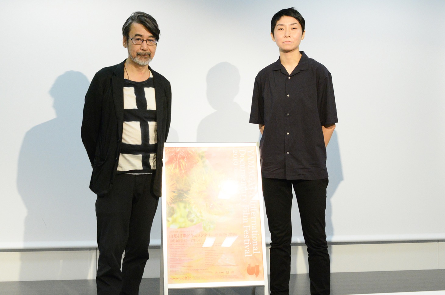 左から諏訪敦彦、小田香。