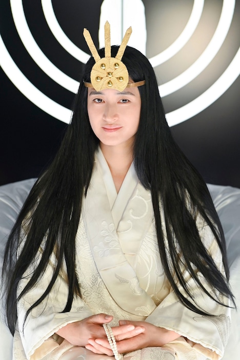 小雪演じる神沼美沙子。