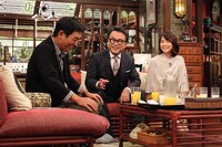 「さんまのまんま」に登場する三谷幸喜（中央）と石田ゆり子（右）。(c)カンテレ