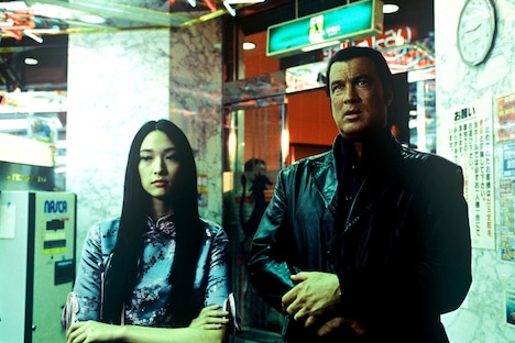 「イントゥ・ザ・サン」 (c)2005 Columbia TriStar Home Entertainment, Inc.