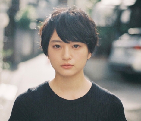 萩原みのり演じる町子。