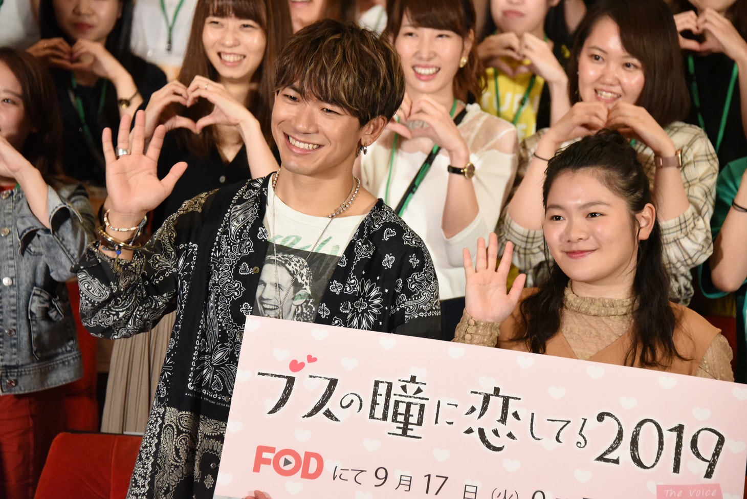 左からNAOTO、富田望生。
