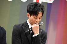 「今戦っているもの」について考える松坂桃李。