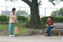 「主人公」第3話より。左から小野寺晃良演じる濱口大介、上原実矩演じる大平春菜。